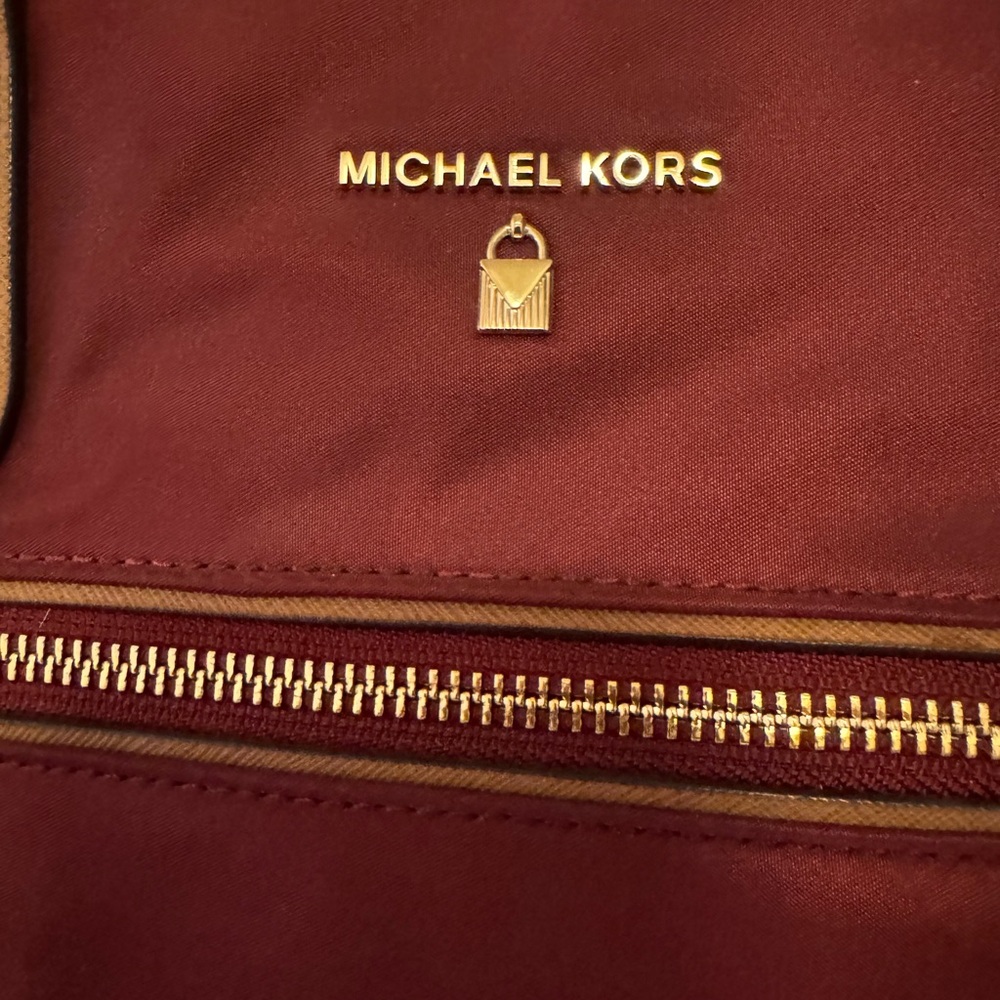 Michael Kors Kelsey Nylon Tote Bag Cranberry - Picture 2 of 6